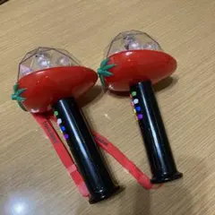 TravisJapan いちご型ペンライト 2本セット - メルカリ