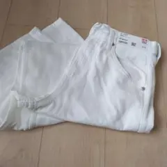 【新品未使用】ユニクロ　バギーカーブジーンズ　丈短め　サイズ23