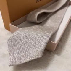 美品！現行 ルイ ヴィトン ネクタイ・モノグラム スターズ