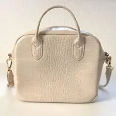 earth music&ecology スクエアミニボストンバッグ アイボリー