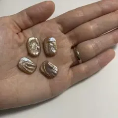 【10/14まで！！まとめ買得】淡水パール 両穴　4個セット ハンドメイド素材