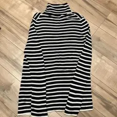 ボーダー柄 タートルネックニット
