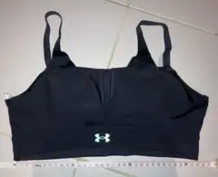 ほぼ未使用 Under Armour 変わりデザイン スポーツトップス MD 黒
