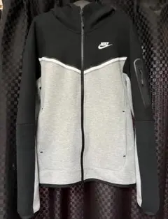 NIKE Tech Fleece