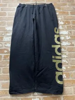アディダス　adidas スウェットパンツ　ブラック　黒　金　文字ロゴ