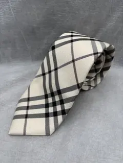 美品　BURBERRYバーバリーブラックレーベル　ノバチェック　ネクタイ三陽商会