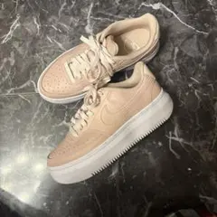 Item thumbnail for item 77cd6be4-4478-4809-b428-f59951baf16a