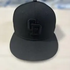 中日ドラゴンズ　ブラック刺繍ロゴキャップ