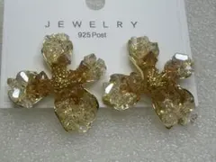 フラワーモチーフ ピアス クリスタル調 ゴールド 原石 水晶