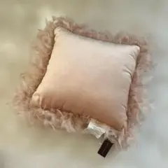 ZARAHOME ザラホーム】フラワーアップリケ&ステッチ クッションカバー