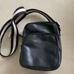 BALLY ショルダーバッグ　鍵付きのサムネイル