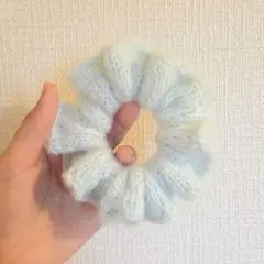 ☁ふわふわモヘアの手編みシュシュ｜アイスブルー☁