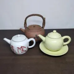 茶道具　朱塗　茶箱　黒茶碗　平安春峰作振出など　五点　一式　V　R6873 茶道具 利休茶箱 茶碗 平安春峰作 振出など 八点 一式 仕覆付 V