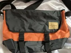高海千歌(内側丸型缶バッジ柄) メッセンジャーバッグ