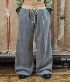 ワイドレッグパンツ