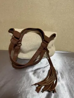 フリンジ付きベージュブラウンショルダーバッグ