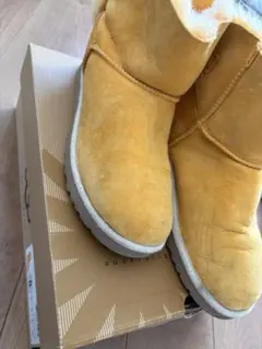 UGG ムートンブーツ リボン付き キャメルのサムネイル
