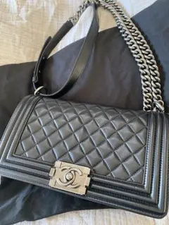 CHANEL ブラック ショルダーバッグ キルティング ノベルティ