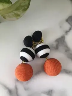 ボンボンイヤリング