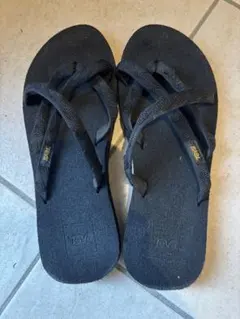 ブラック サンダル　teva