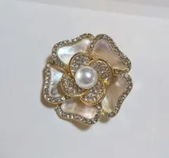 カメリアブローチ パール 2way キラキラ フラワー ツバキ 花形