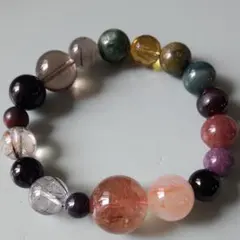 【レッドルチル・アイアンスギライト】ガーネット　ヘマタイトインクォーツ　命の鼓動