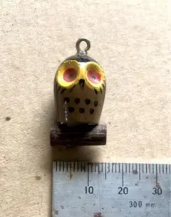 フクロウ　キーホルダー　チャーム　木製