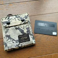 最終値引き【PORTER】ヘッドポーター ヘビ柄 折り財布 パイソン　美品 美品】HEAD PORTER/ヘッドポーター パイソン柄 二つ折り財布 白