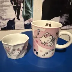 Hello Kitty マグカップと小さめカップのセット