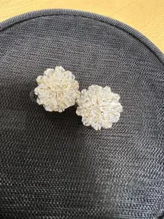 花形スタッドピアス 透明 金色のサムネイル