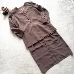 一点物【3L相当】大きいサイズ ノーカラージャケット 茶系／スカートセットアップ