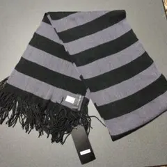 ストライプデザインマフラー 黒とグレー