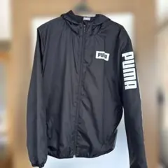 PUMA フード付き　ブラック ウィンドブレーカー　Mサイズ