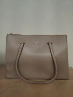 FURLA　ベージュ　レザー　トートバック　A4