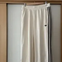 adidas サイドライントラックパンツ