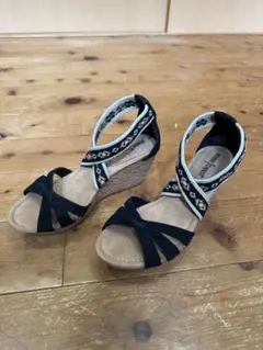 Item thumbnail for item 69984656-4c8a-43ef-847e-94588276d869