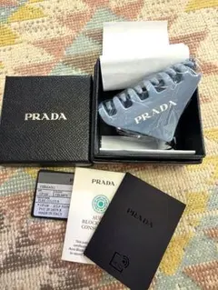 PRADA ヘアクリップ【即購入OK】のサムネイル