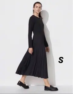 ユニクロ　コンビネーションワンピース　ブラック