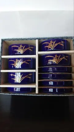 濃紺 金色の花模様 食器