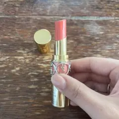 イヴ・サンローラン ルージュ ヴォリュプテシャイン No.15