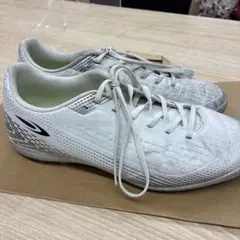 TIGORA フットサルシューズ ホワイト 26.5cmのサムネイル
