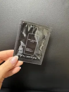 shu uemura ブラック クレンジングオイル 4ml