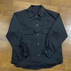GU 黒 ボタンシャツ ポケット付き