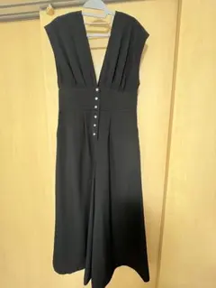 ブラック Vネック ジャンプスーツ