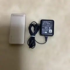820SH ゴールド 折りたたみ式携帯電話 本体 充電器付き