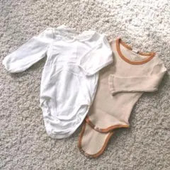 H＆M　フリルロンパース　リブロンパース　２枚セット