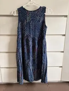 美品　150 UNIQLO 花柄ノースリーブワンピース