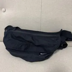 Nike ブラック ボディバッグ