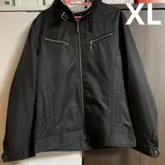 黒のXLサイズフード付きジャケット