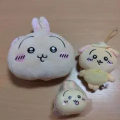 ちいかわうさぎパスケース　妖精うさぎマスコット　おかおのスクィーズペロ顔